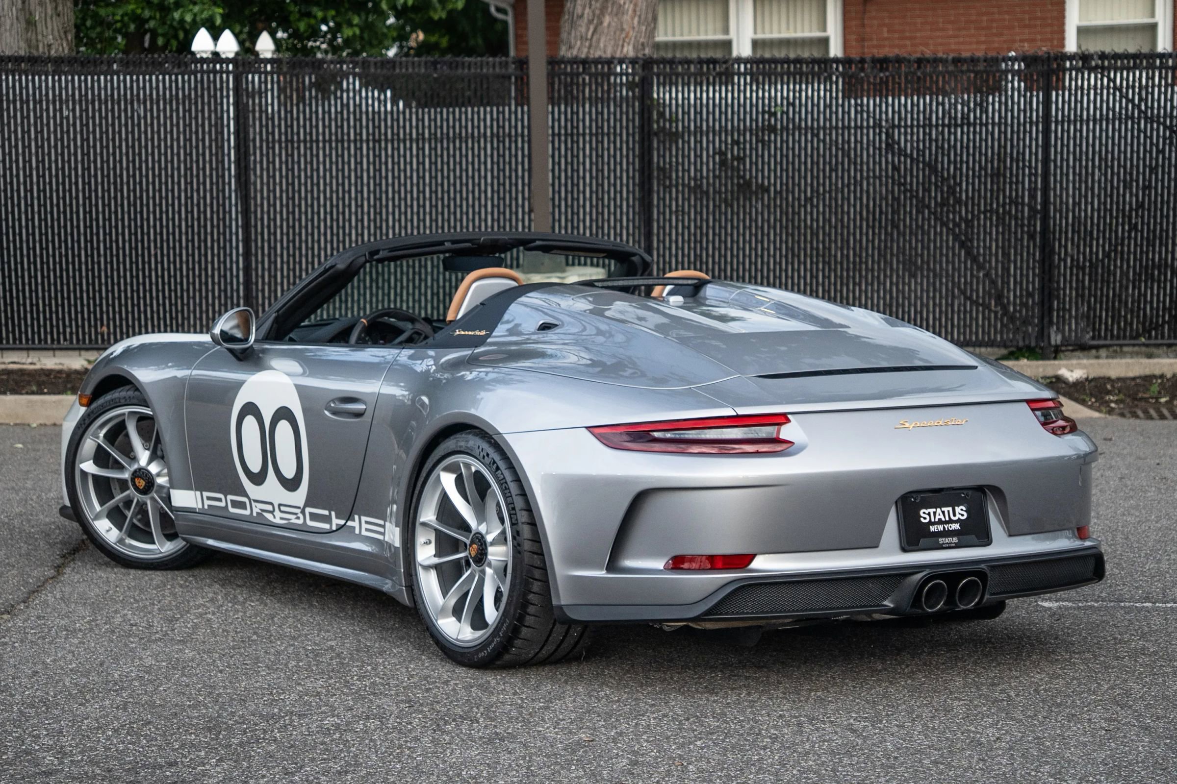 Used 2019 Porsche 911 Speedster RWD image 25
