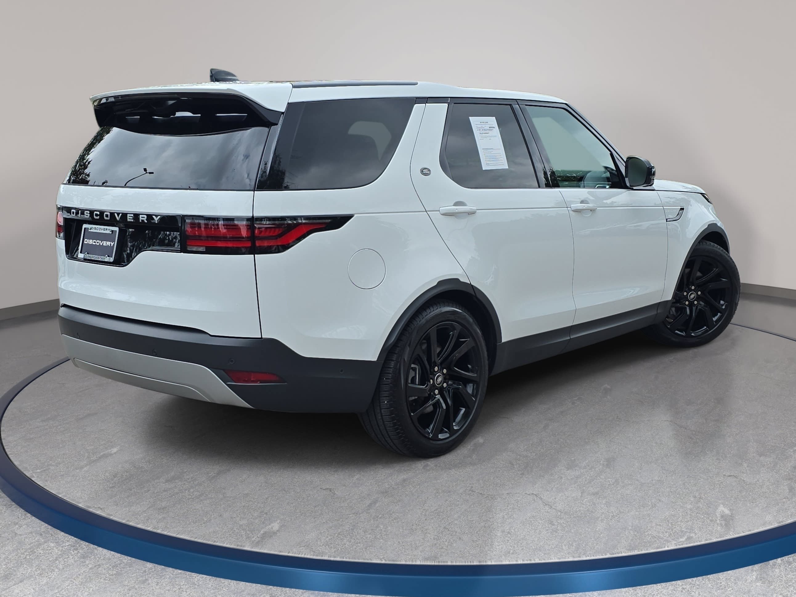 Certified 2025 Land Rover Discovery S AWD/4WD image 5