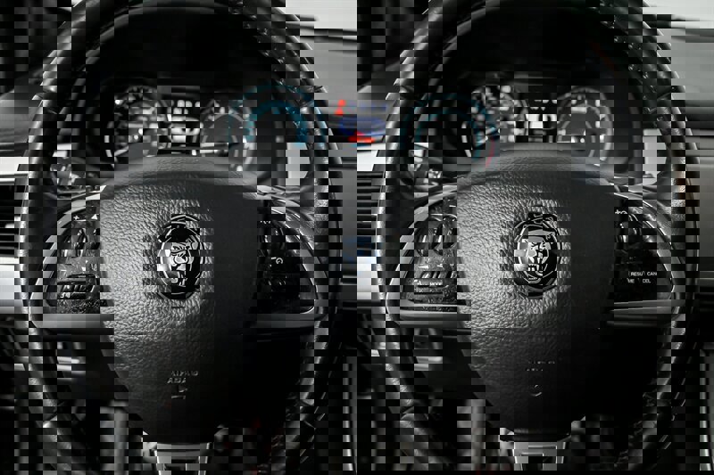 Used 2015 Jaguar XF Portfolio image 26