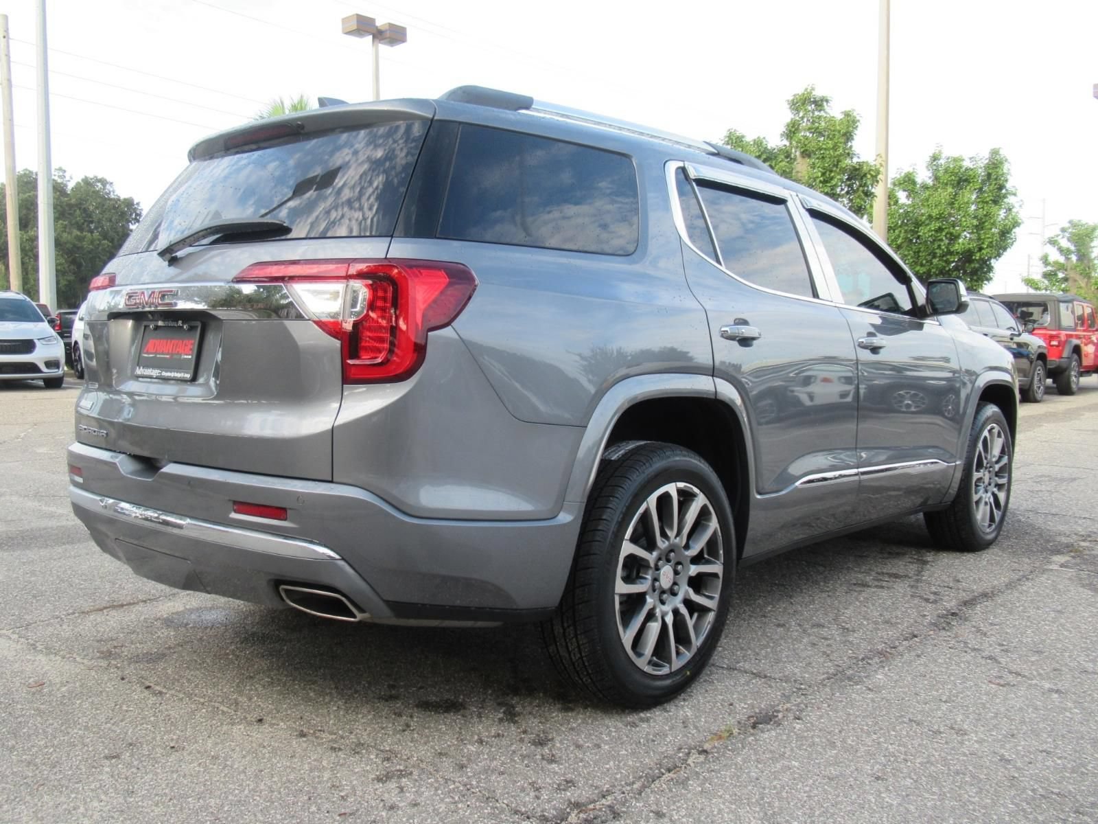 Used 2021 GMC Acadia Denali w/ Denali Technology Package FWD image 7