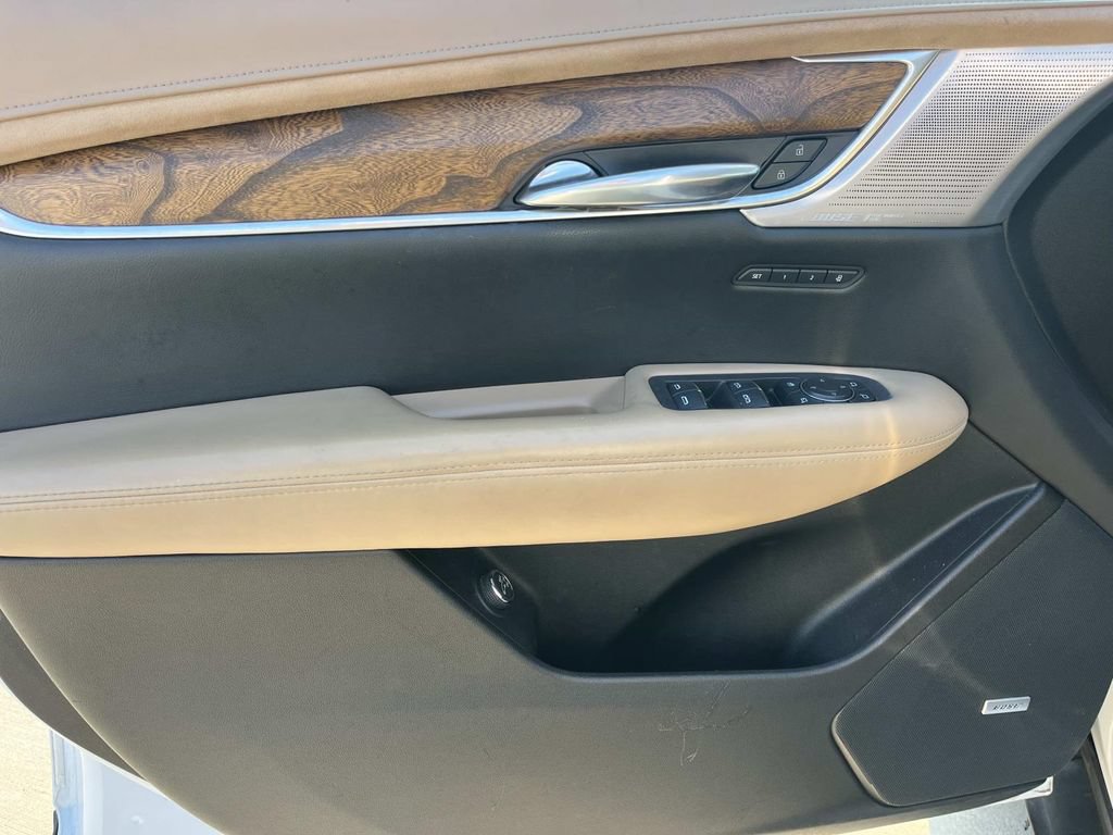 Used 2021 Cadillac XT5 Premium Luxury w/ Platinum Package FWD image 30