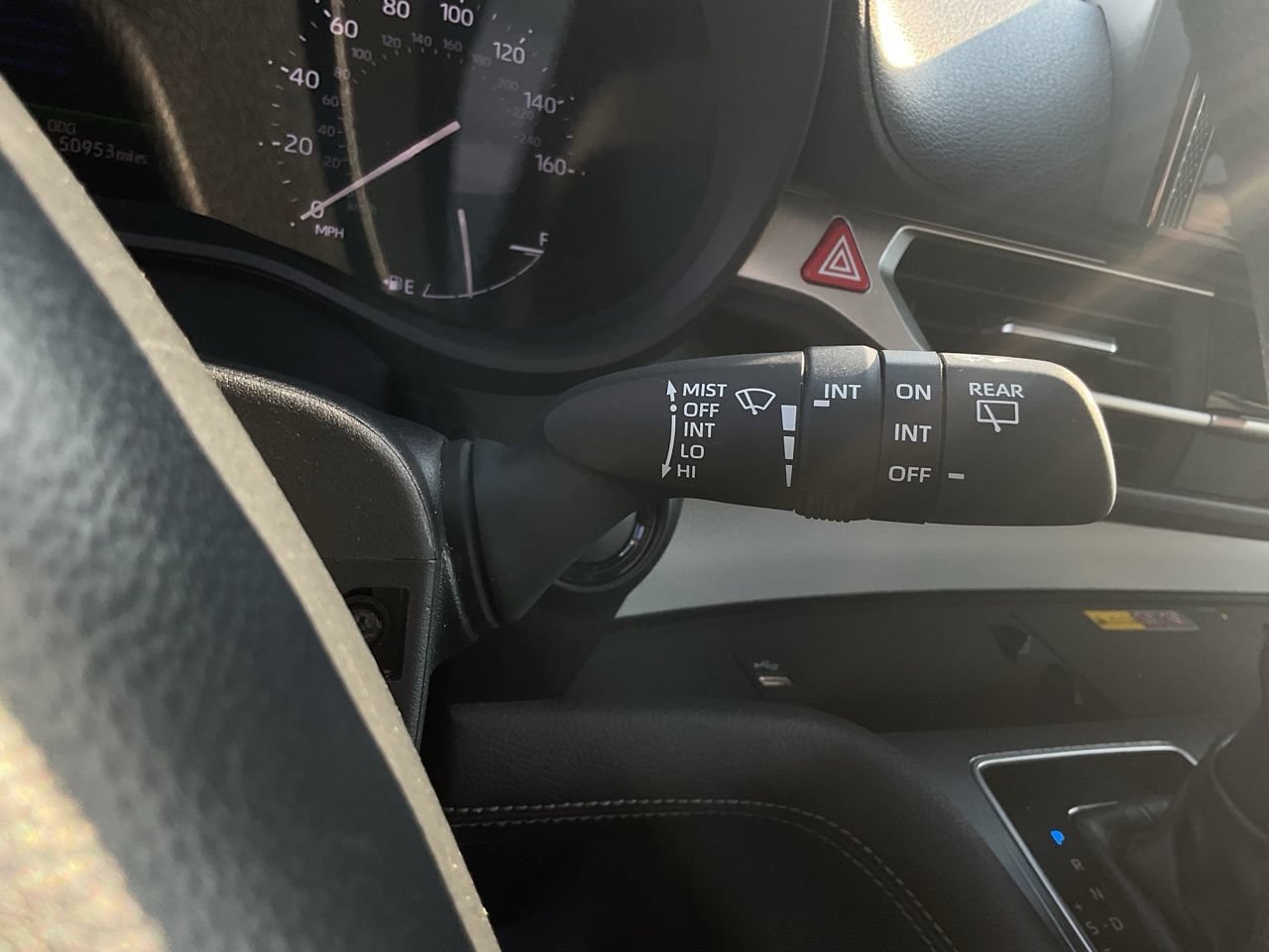 Used 2025 Toyota Sienna LE FWD image 40