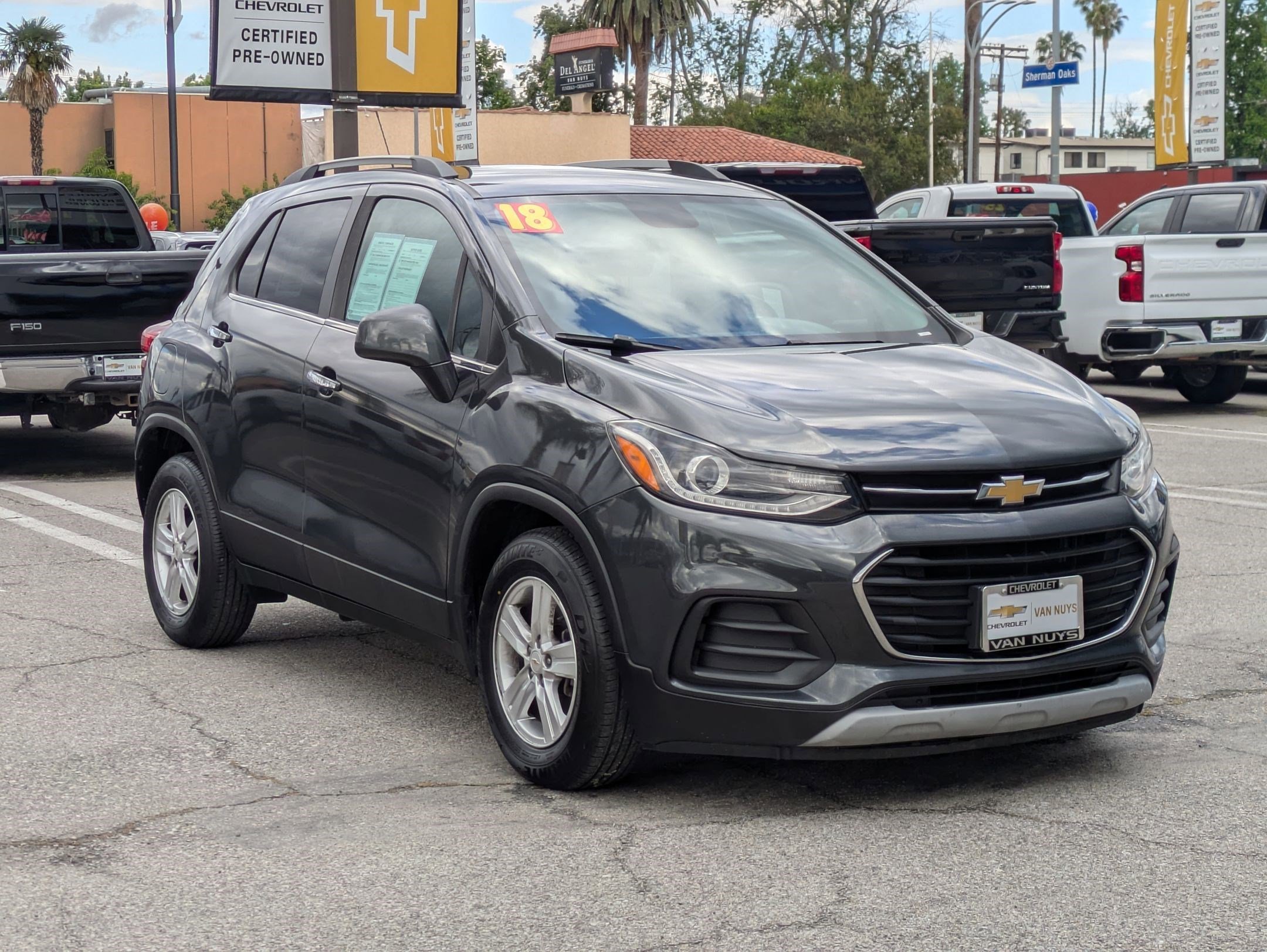 Used 2018 Chevrolet Trax LT w/ LT Convenience Package image 7