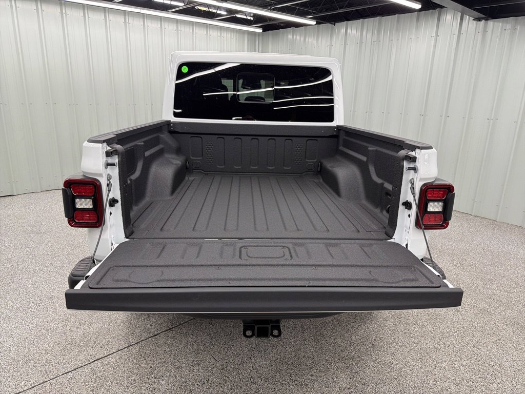 New 2026 Jeep Gladiator Rubicon w/ Steel Power Dome Hood Package AWD/4WD image 8