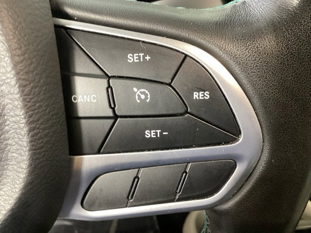 Used 2020 Chrysler Pacifica Touring-L image 27