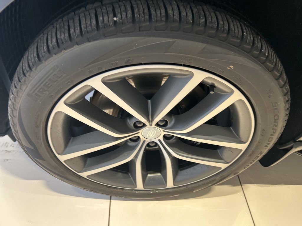 Used 2024 Land Rover Range Rover Long Wheelbase SE image 21