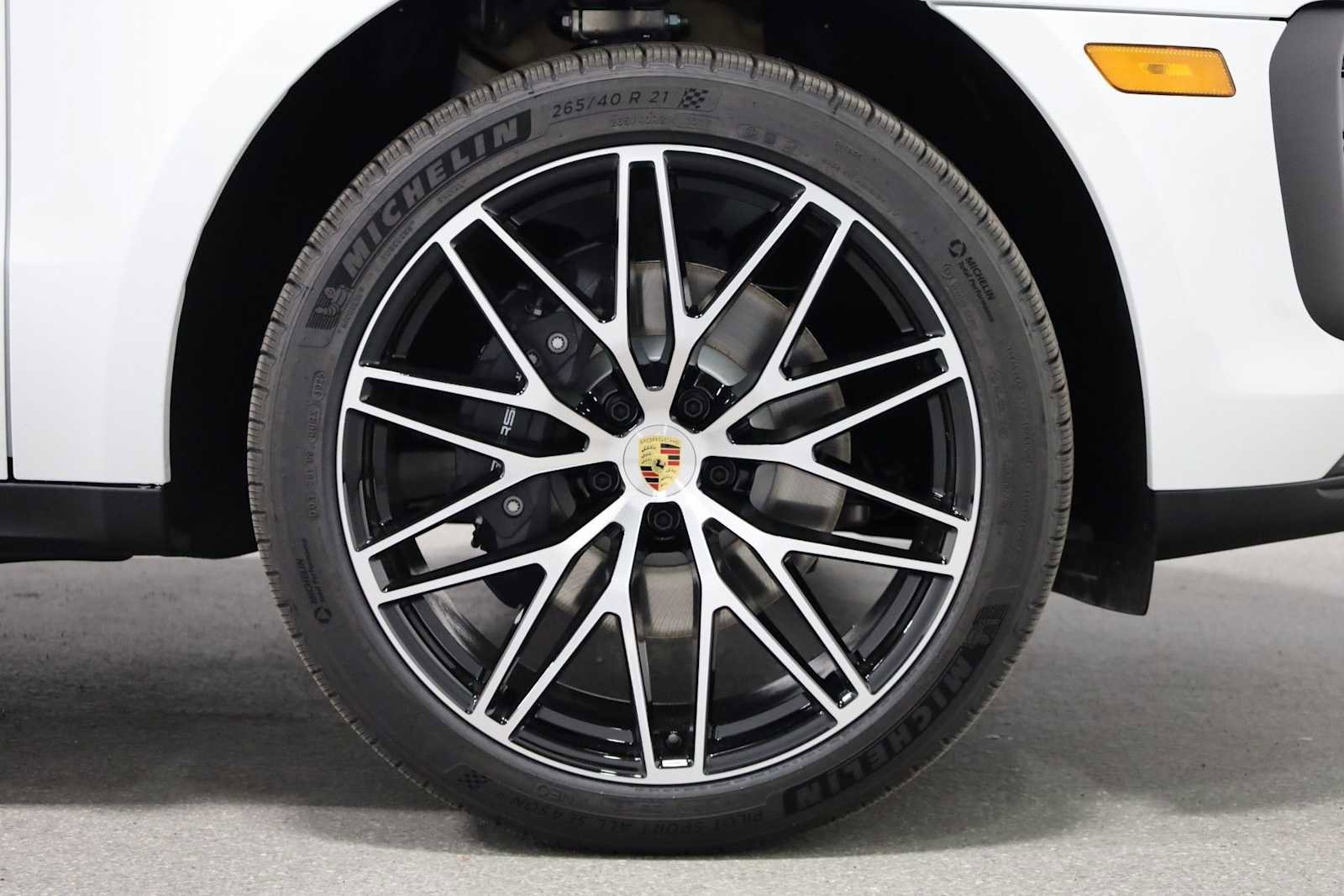 New 2026 Porsche Macan image 12