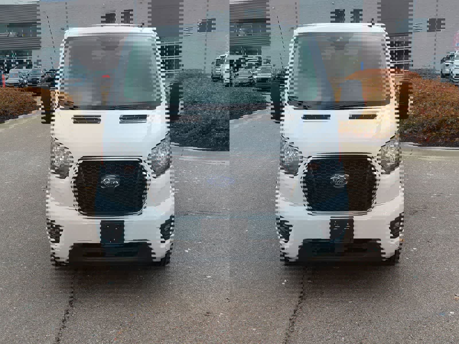 Used 2023 Ford Transit 350 XLT image 3