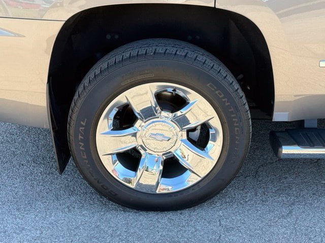 Used 2019 Chevrolet Tahoe LT w/ LT Signature Package AWD/4WD image 14
