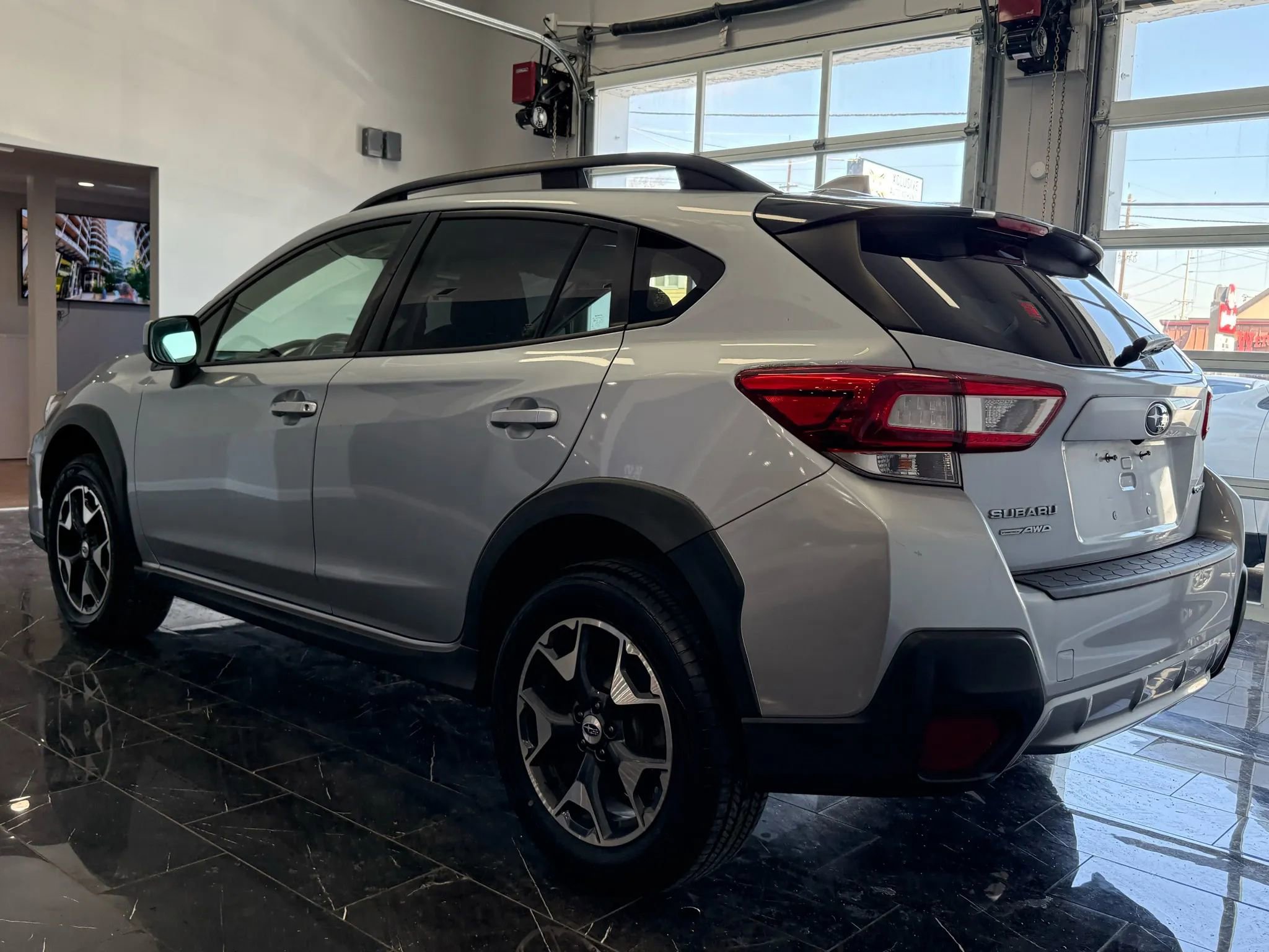 Used 2018 Subaru Crosstrek 2.0i Premium w/ Moonroof Package image 4