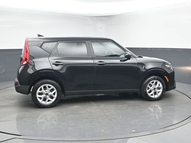 Used 2022 Kia Soul LX w/ Technology Package FWD image 9