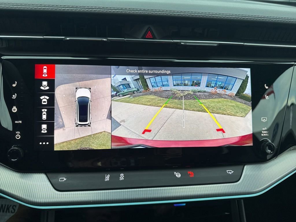 Used 2024 Jeep Wagoneer Launch Edition image 6