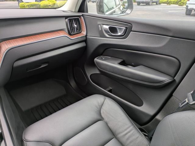 Used 2023 Volvo XC60 B5 Plus FWD image 19