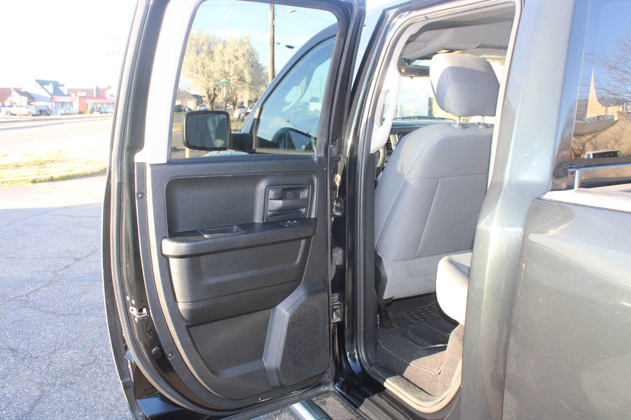 Used 2017 RAM 1500 Tradesman w/ Popular Equipment Group RWD image 9