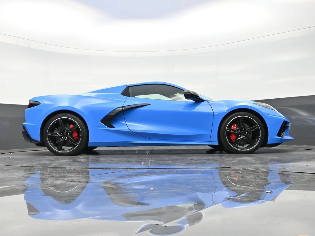 Used 2025 Chevrolet Corvette Stingray Preferred Conv w/ 2LT RWD image 25