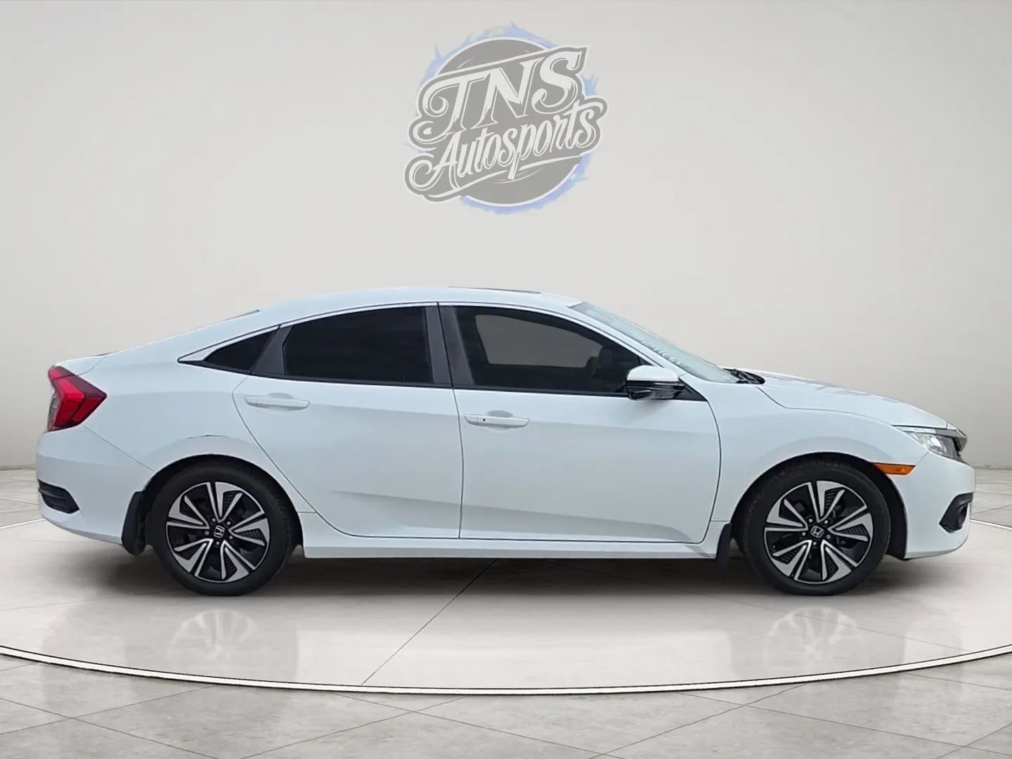 Used 2018 Honda Civic EX-L image 6