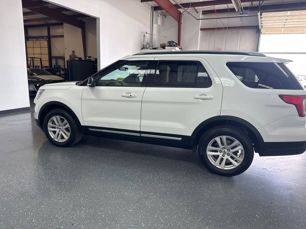 Used 2018 Ford Explorer XLT w/ Equipment Group 201A image 7
