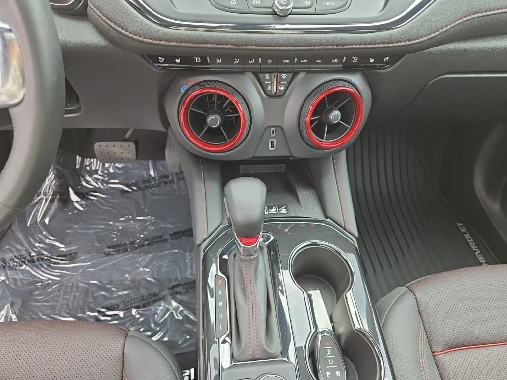 Certified 2025 Chevrolet Blazer RS w/ Driver Confidence II Package AWD/4WD image 17