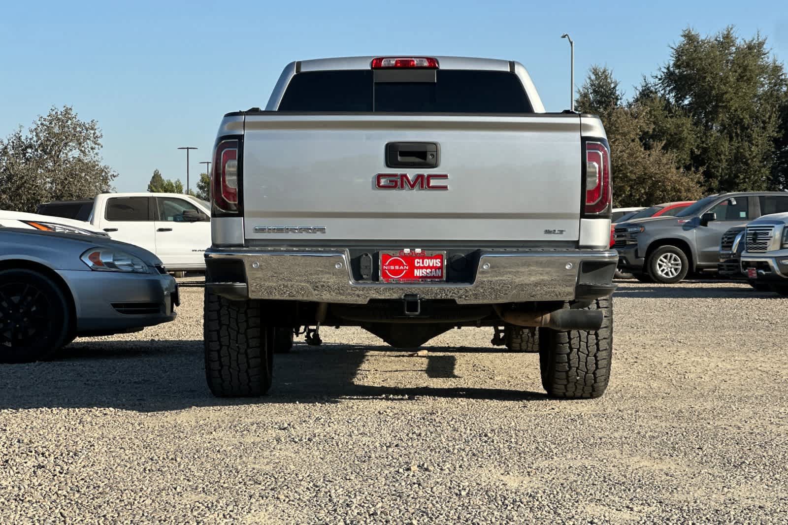 Used 2018 GMC Sierra 1500 SLT w/ SLT Premium Package AWD/4WD image 7