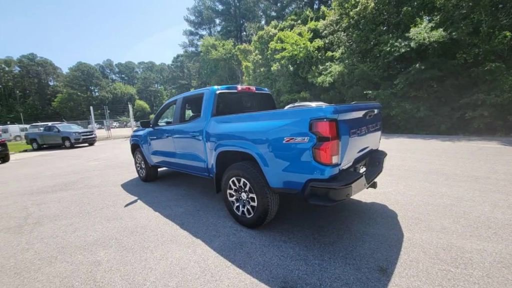 Used 2024 Chevrolet Colorado Z71 w/ Z71 Convenience Package 2 image 3