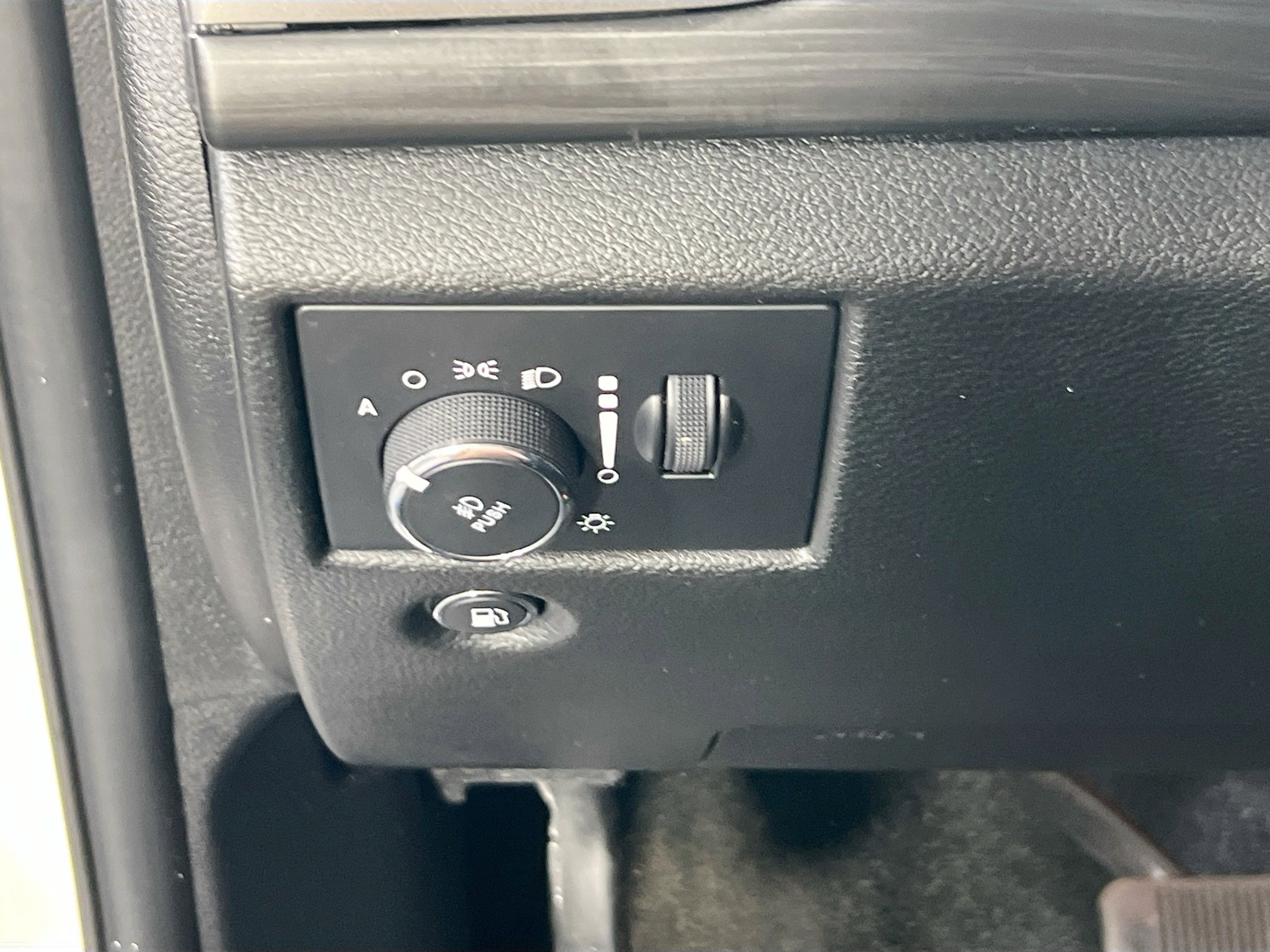 Used 2022 Jeep Grand Cherokee Laredo X AWD/4WD image 10