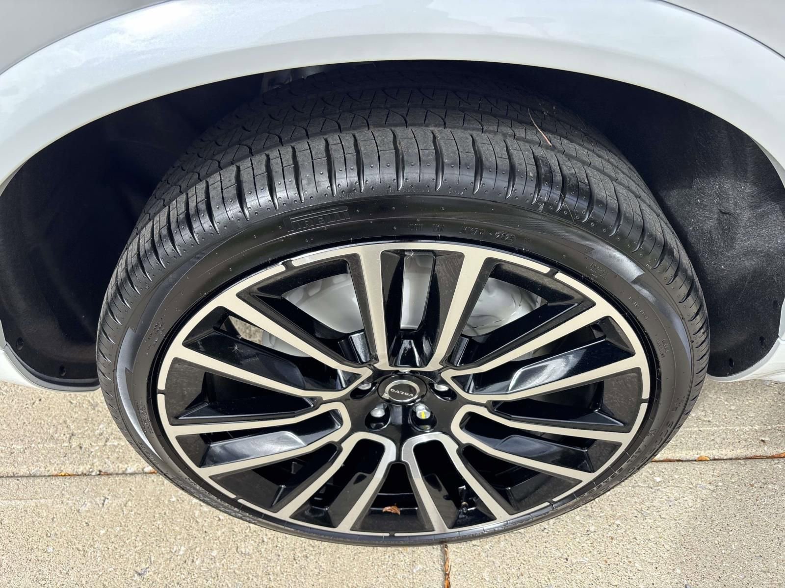 New 2026 Volvo XC90 B6 Plus w/ Protection Package Premier image 10