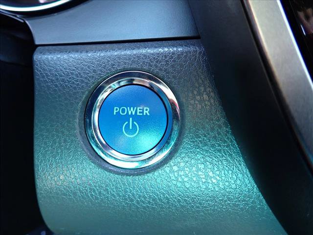 Used 2020 Toyota Camry SE FWD image 18