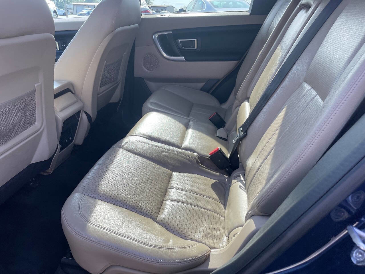 Used 2016 Land Rover Discovery Sport HSE image 10