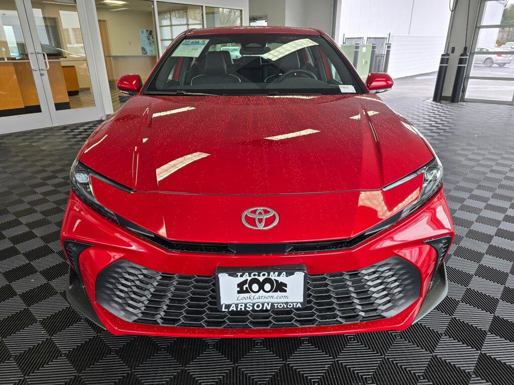 Used 2025 Toyota Camry SE image 8