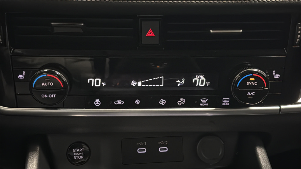 Used 2025 Nissan Rogue SL AWD/4WD image 16