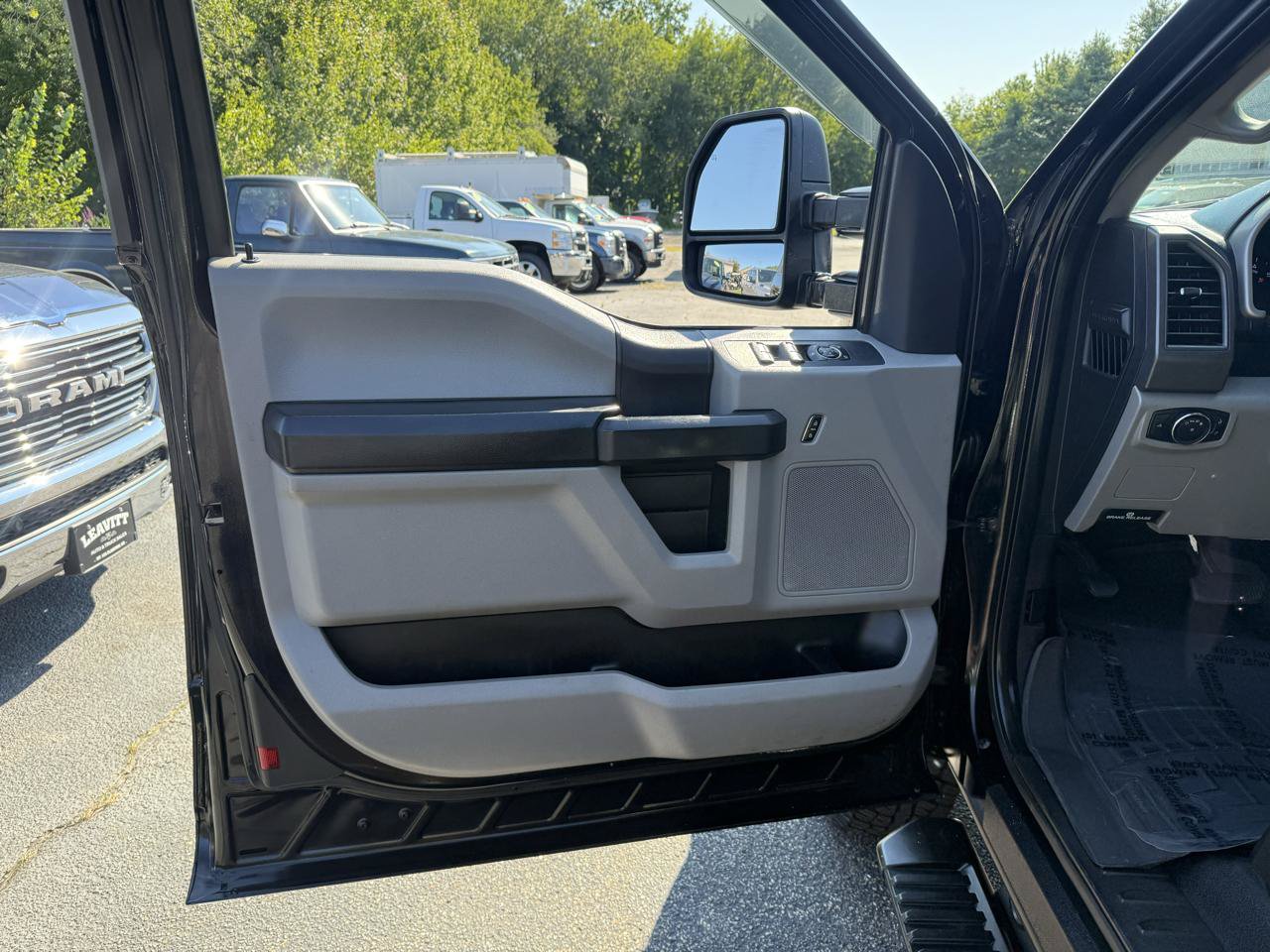 Used 2017 Ford F250 XL w/ Power Equipment Group AWD/4WD image 25