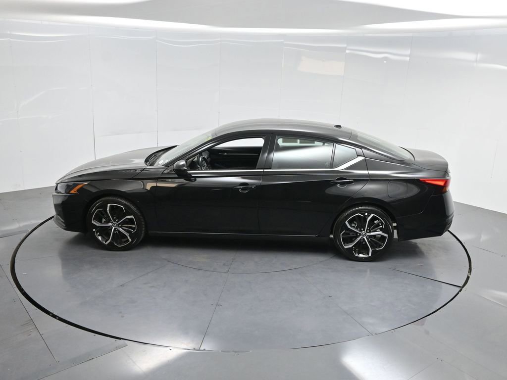 Used 2023 Nissan Altima 2.5 SR image 48