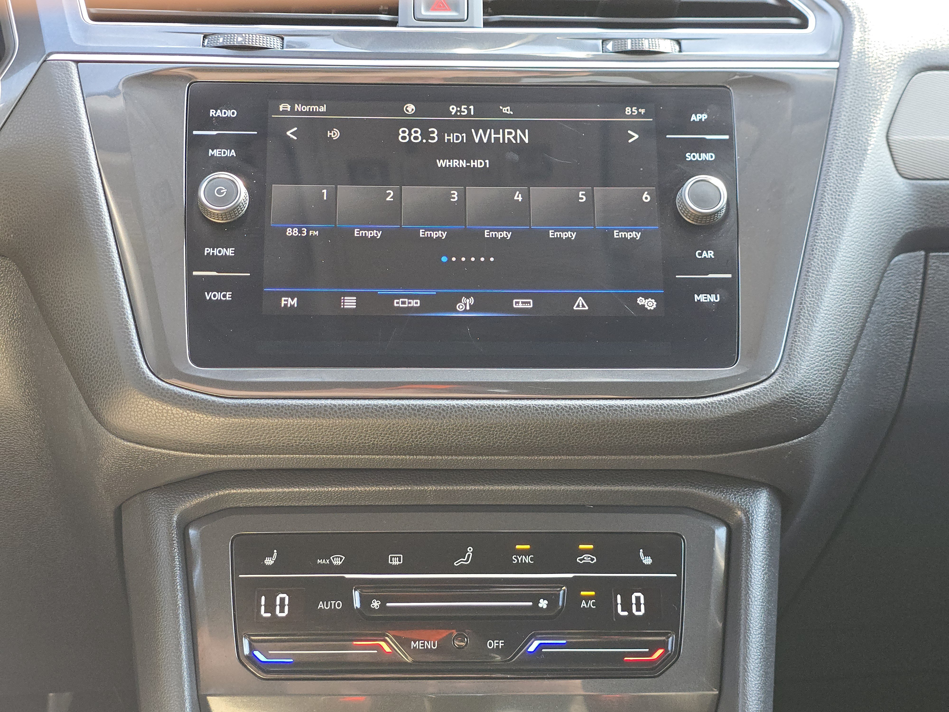 Certified 2023 Volkswagen Tiguan SE AWD/4WD image 24