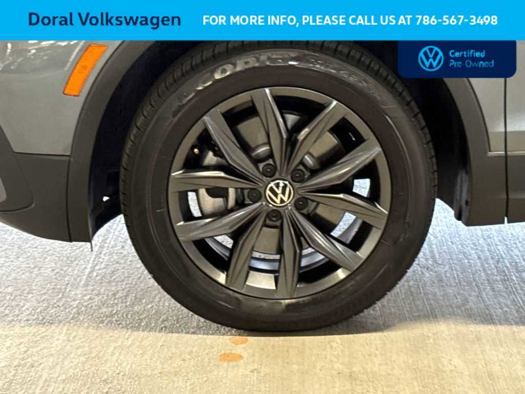 Certified 2023 Volkswagen Tiguan SE FWD image 10