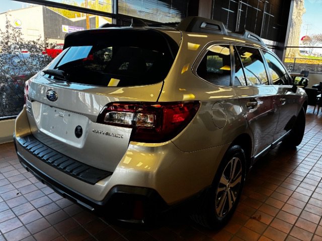 Used 2018 Subaru Outback 2.5i Limited image 58