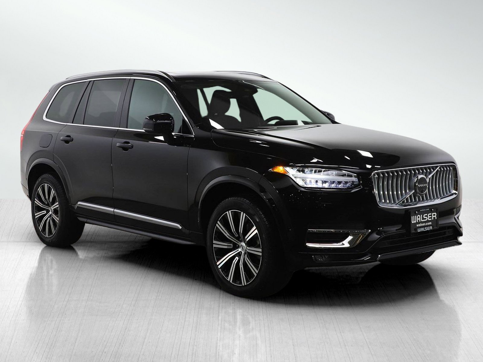 Used 2025 Volvo XC90 B6 Plus image 7