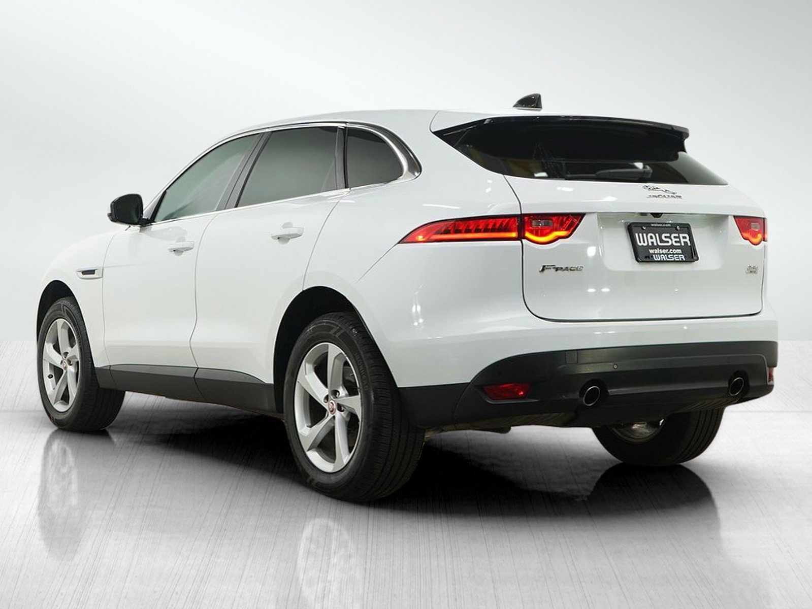 Used 2020 Jaguar F-PACE Premium image 3