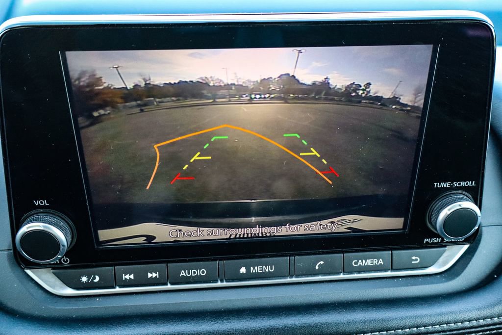 Used 2024 Nissan Rogue SV image 32