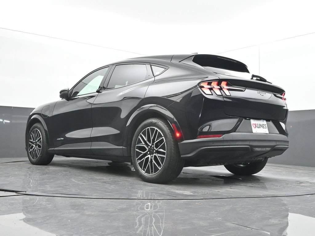 Used 2025 Ford Mustang Mach-E Premium AWD/4WD image 43