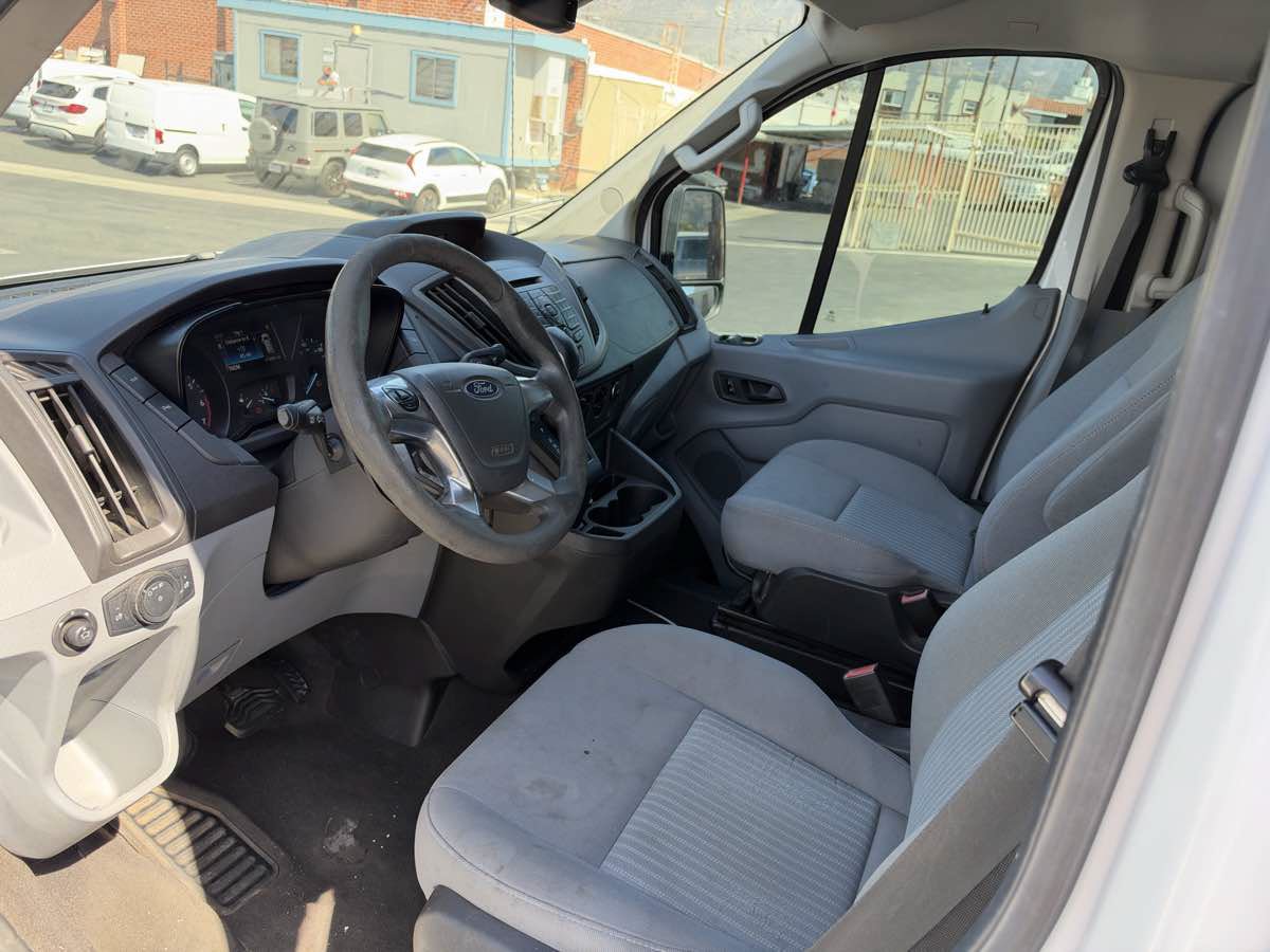 Used 2016 Ford Transit 250 130 Low Roof RWD image 9