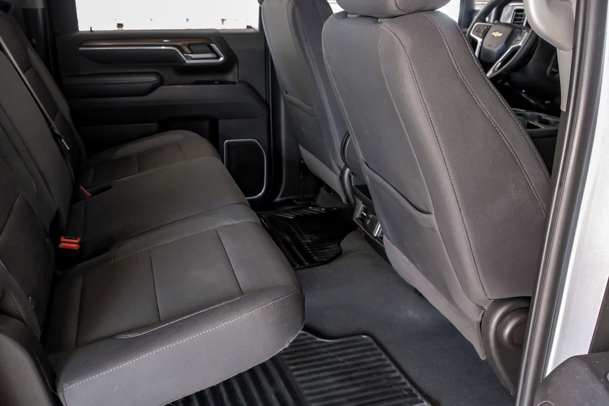 Used 2025 Chevrolet Silverado 2500 LT w/ Convenience Package image 36