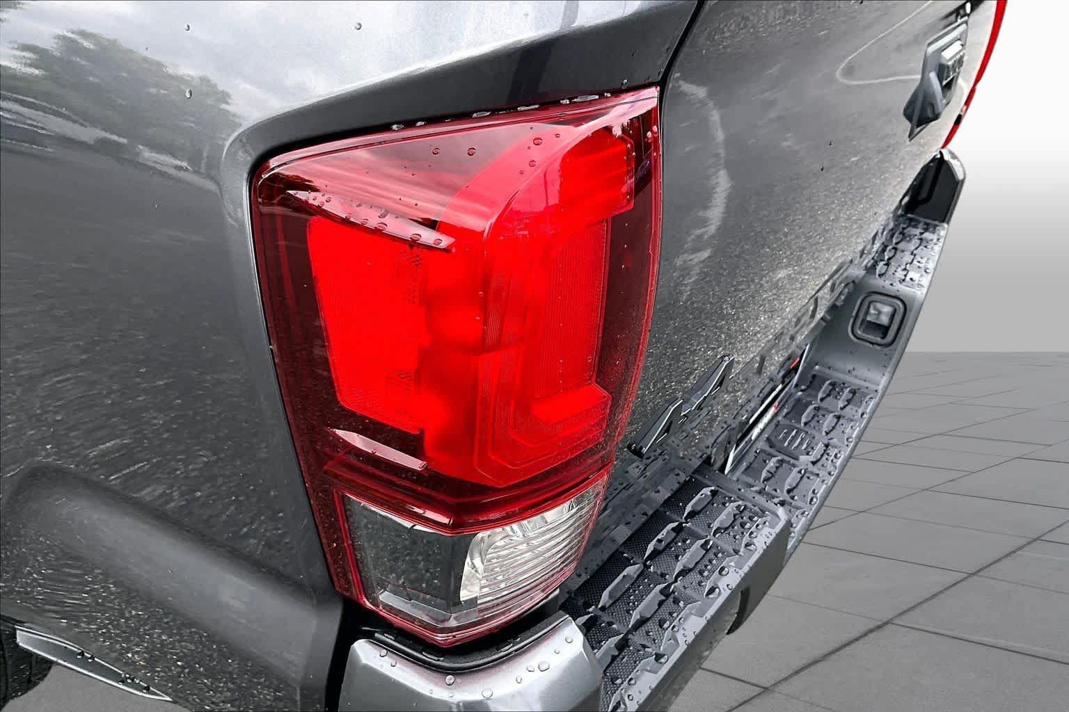 Used 2022 Toyota Tacoma SR5 w/ Technology Package AWD/4WD image 28