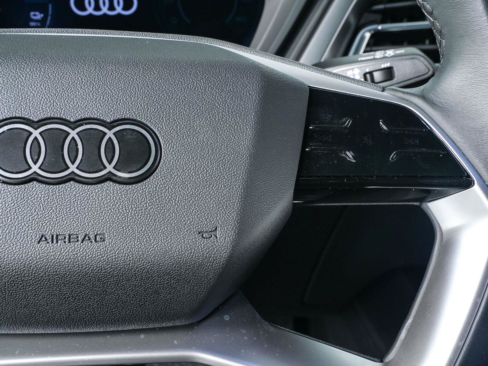 Used 2024 Audi Q4 e-tron Premium w/ Convenience Package RWD image 11