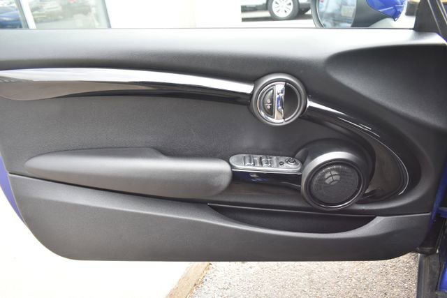 Used 2019 MINI Cooper S w/ Signature Upholstery Package image 17