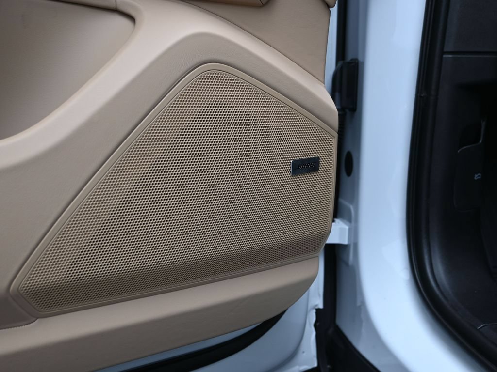 Certified 2025 Porsche Cayenne E-Hybrid AWD/4WD image 13