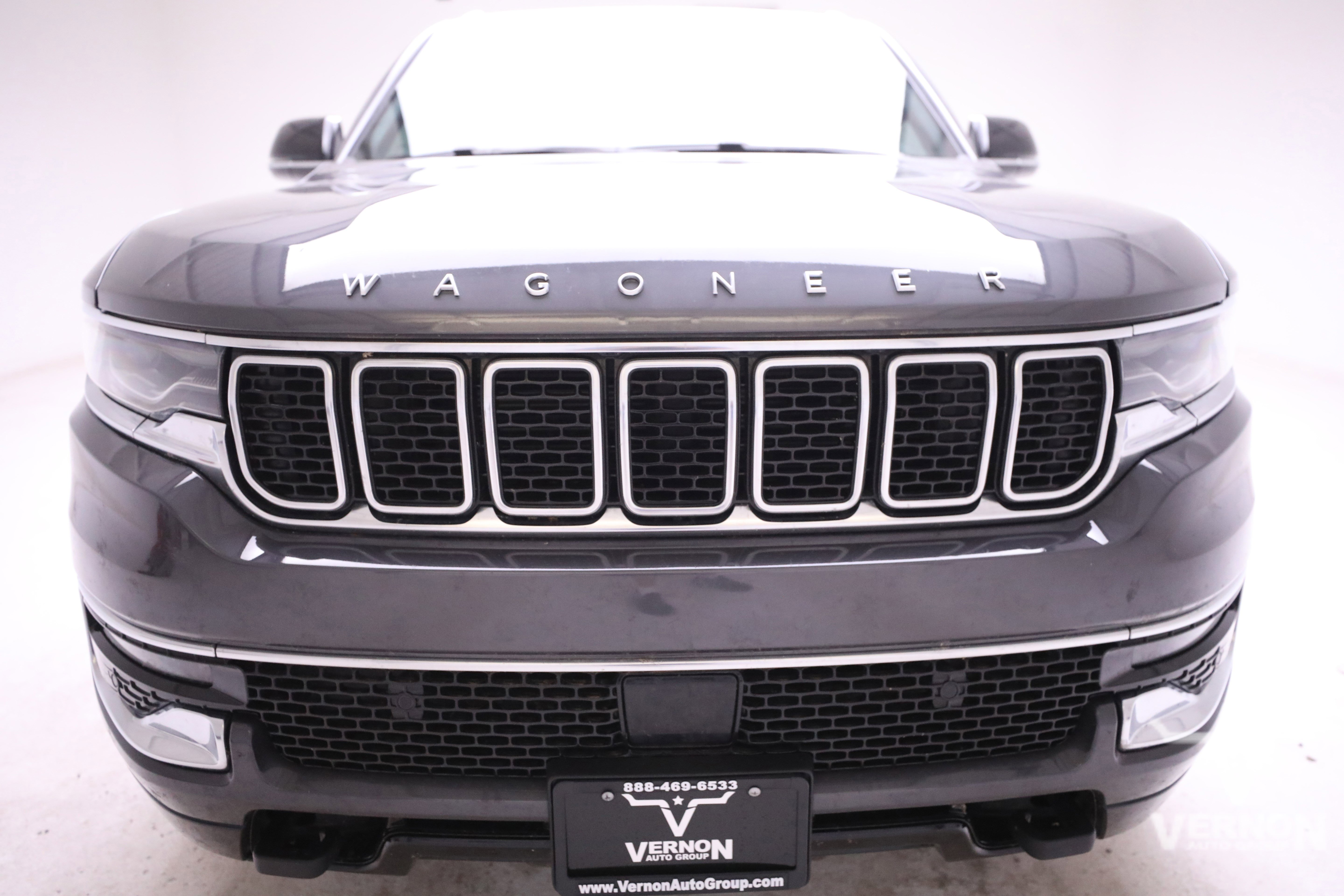 Used 2024 Jeep Wagoneer 4WD w/ HD Trailer Tow Package image 8