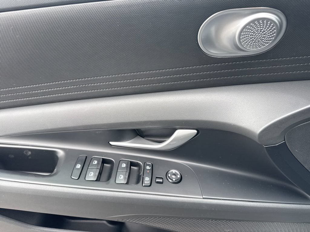 New 2026 Hyundai Elantra Hybrid FWD image 8