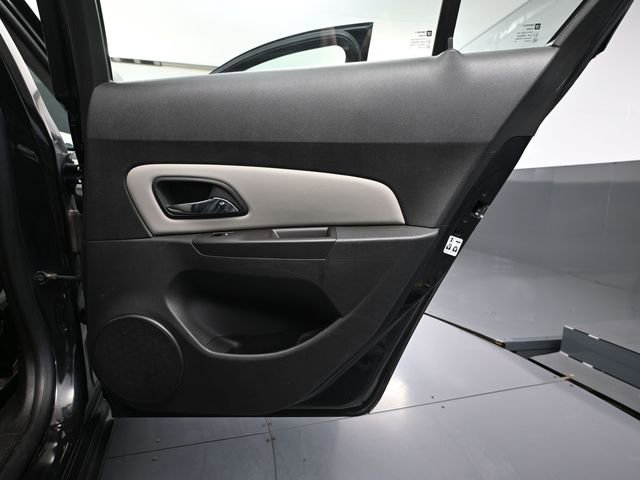 Used 2015 Chevrolet Cruze LS FWD image 34