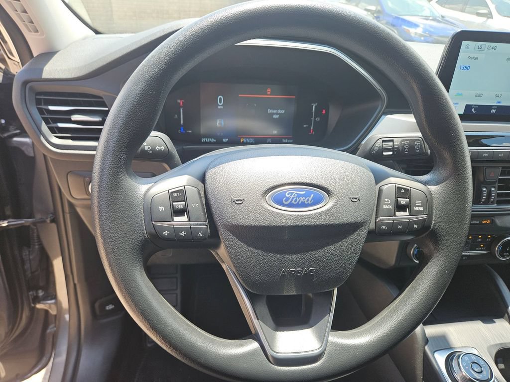 Used 2025 Ford Escape Active AWD/4WD image 18