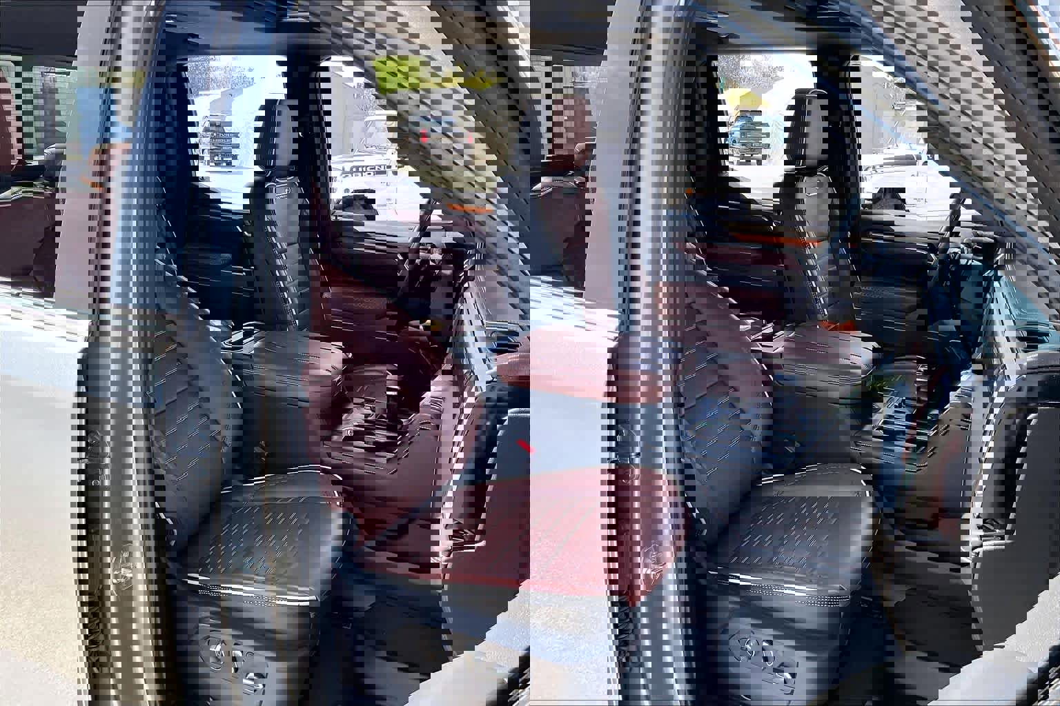 Used 2025 GMC Sierra 1500 Denali Ultimate image 9